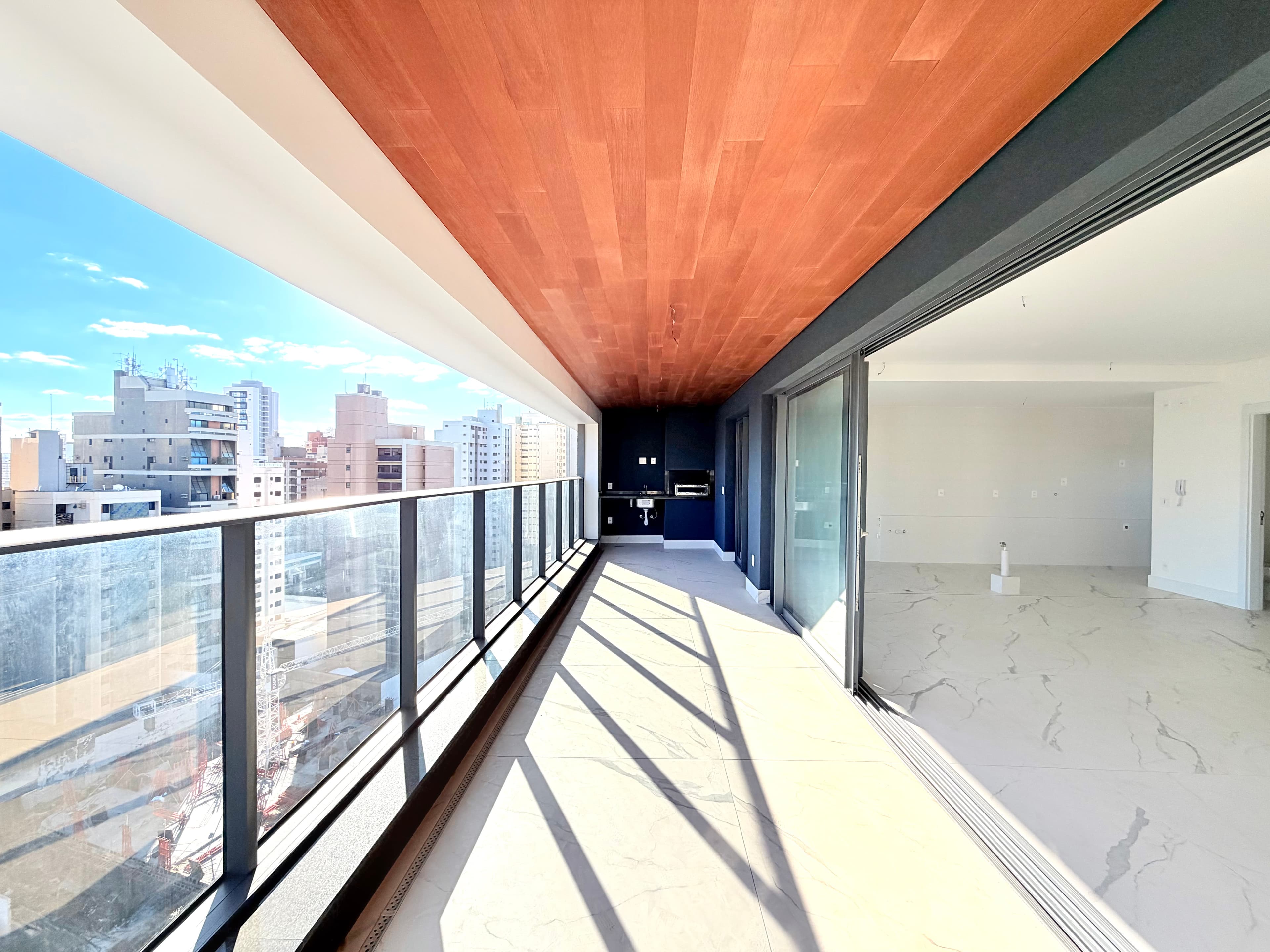 Apartamento à venda com 3 quartos, 190 m² - Cambuí