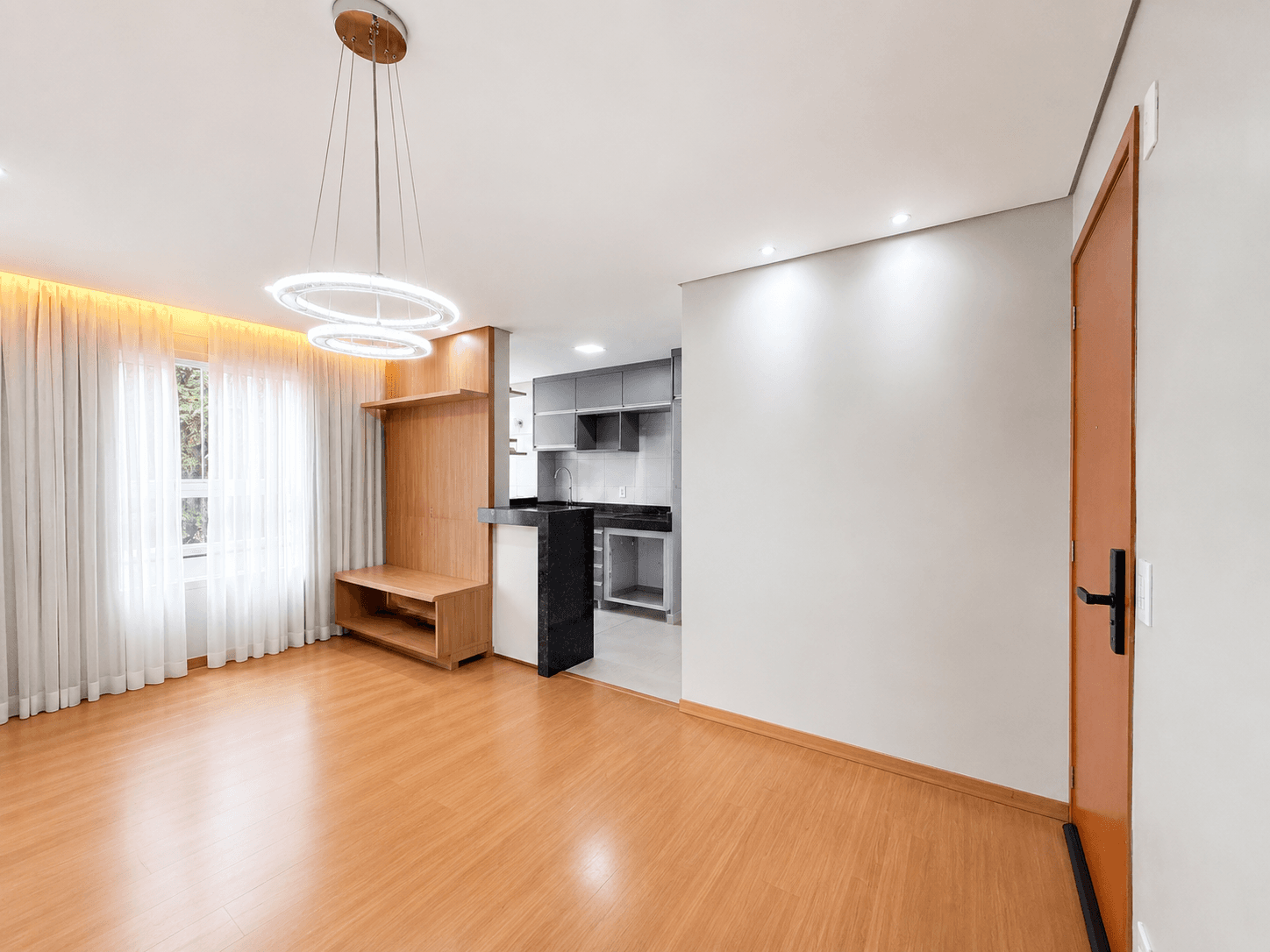 Apartamento para alugar com 2 quartos, 56 m² - Fundação da Casa Popular