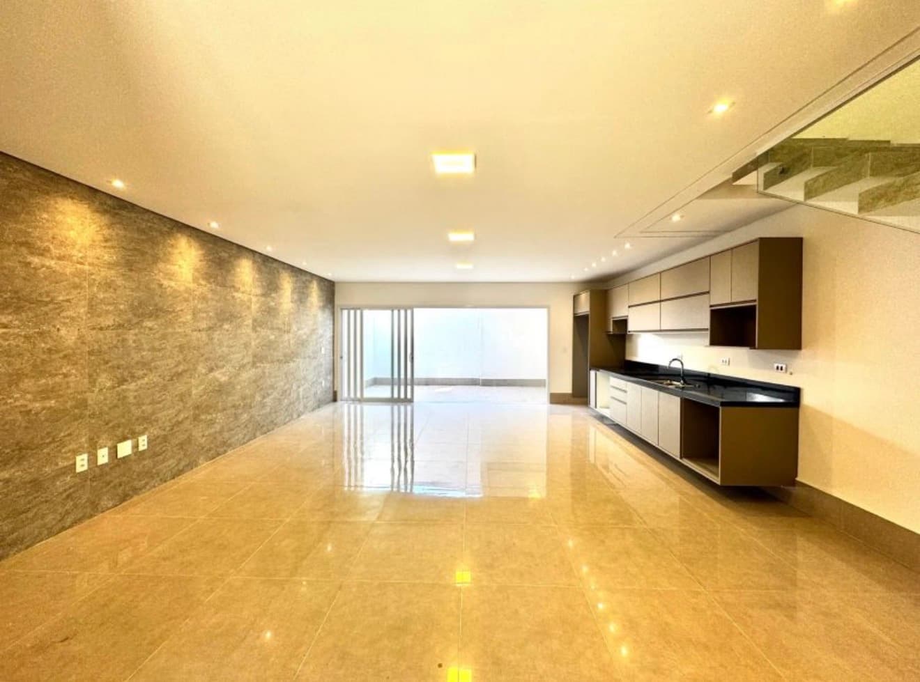 Casa em condomínio para alugar com 3 quartos, 245 m² - Taquaral — foto 2