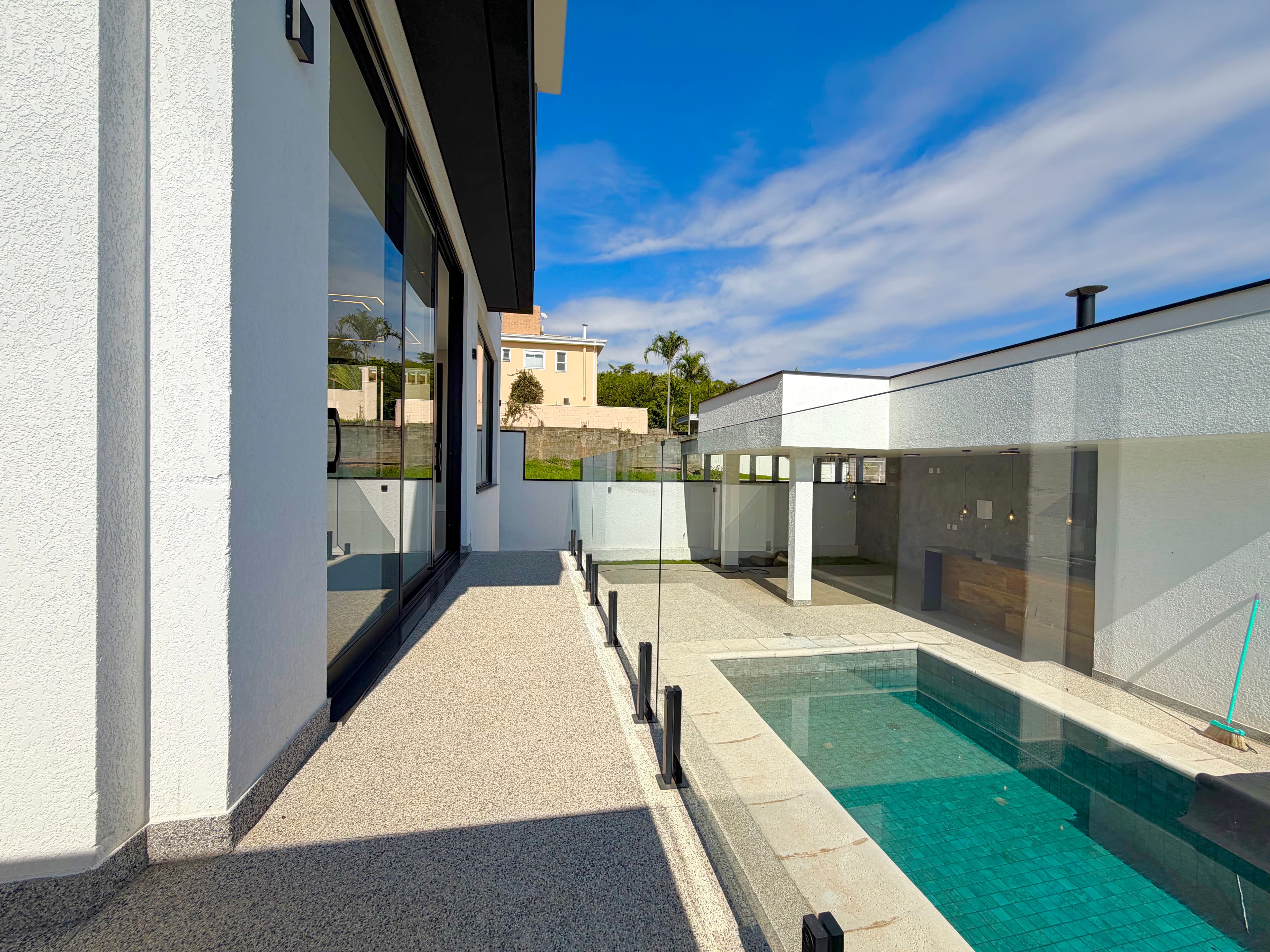 Casa em condomínio à venda e para locação com 4 quartos, 342 m² - Parque das Quaresmeiras